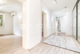 Zagreb, centar, Buconjićeva, četverosoban stan 226 m2, terasa + 2 PM, Zagreb, Flat