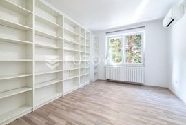 Zagreb, centar, Buconjićeva, četverosoban stan 226 m2, terasa + 2 PM, Zagreb, Flat