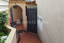 Barbariga stan u prizemlju s dvorištem 65 m2, Vodnjan, Apartamento