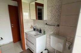 ZADAR, PRIVLAKA - Kuća s bazenom, 200m od mora, Privlaka, Kuća