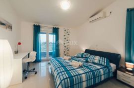 ZADAR, PRIVLAKA - Kuća s bazenom, 200m od mora, Privlaka, Kuća