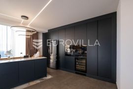 Opatija, prekrasan penthause NKP 228 m2 s besprijekornim pogledom, Opatija, Wohnung