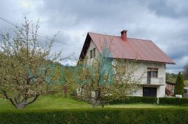 Čabar,Prezid,samostojeća kuća,velika okućnica,drvarnica,prodaja, Čabar, Σπίτι