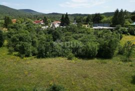 MATULJI, JURDANI, RUPA- građevinsko zemljište 6750m2 s GRAĐ. DOZVOLOM za halu i poslovno stambenu zgradu, Matulji, Arazi