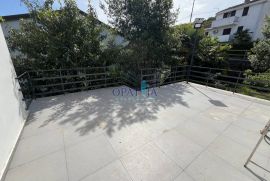 Opatija centar- renoviran stan 2s+db sa parkirnim mjestom, Opatija, Διαμέρισμα