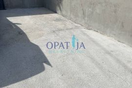 Opatija centar- renoviran stan 2s+db sa parkirnim mjestom, Opatija, Διαμέρισμα