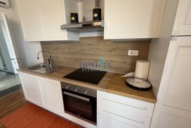 Opatija centar- renoviran stan 2s+db sa parkirnim mjestom, Opatija, Διαμέρισμα