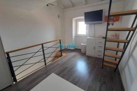 Baška, apartman 50 metara od mora, Baška, Appartment