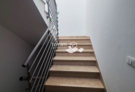 Istra, Pula, stan 122m2, 3SS+DB, TOP LOKACIJA, garaža #prodaja, Pula, Διαμέρισμα