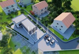 Dvojna kuća P+1 134m2+ okućnica 170m2, Vodice, Casa