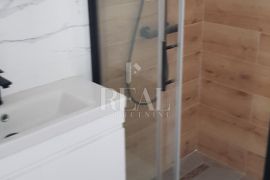 CRIKVENICA-ATRAKTIVNA LOKACIJA, LUKSUZNI 3S+DB, DVA PARKIRNA MJESTA, Crikvenica, Apartamento