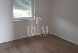 CRIKVENICA-ATRAKTIVNA LOKACIJA, LUKSUZNI 3S+DB, DVA PARKIRNA MJESTA, Crikvenica, Apartamento