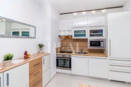 DRAMALJ-KOMPLETNO NAMJEŠTEN STAN, 2S+DB SA TERASOM, SPREMIŠTEM I PARKIRNIM MJESTOM, Crikvenica, Appartment