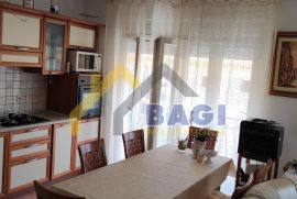 ROVINJ-Dvoetežni stan 76m2+Garaža sa 2 parkirna mjesta, Rovinj, Appartement