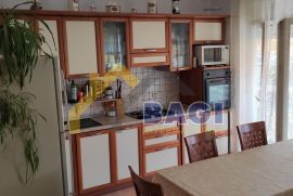 ROVINJ-Dvoetežni stan 76m2+Garaža sa 2 parkirna mjesta, Rovinj, Appartement