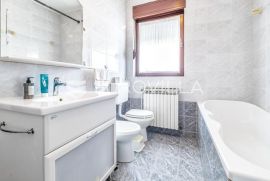 Zagreb Rudeš prekrasan četverosoban stan 105 m2, Zagreb, Appartment