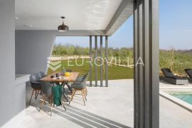 Istra, Vodnjan prekrasna vila NKP 250 m2 na velikoj okućnici s bazenom  78 m2, Vodnjan, Famiglia