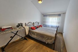 ISTRA, PULA - Kvalitetna obiteljska apartmanska kuća na atraktivnoj lokaciji, Pula, Casa