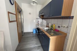 Novi Vinodolski, kuća s tri apartmana, Novi Vinodolski, Ev