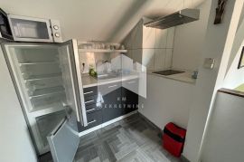 Novi Vinodolski, kuća s tri apartmana, Novi Vinodolski, Ev