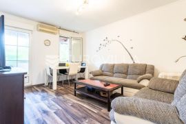 Split, Pujanke, jednosoban stan s potencijalom, Split, Apartamento