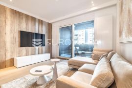 Zagreb, Heinzelova VMD, prekrasan četverosoban stan 113 m2 + 2 PGM, Zagreb, Appartment