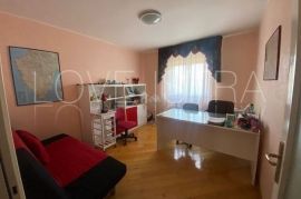 VILA SA BAZENOM SAMO 500m OD MORA!!!, Poreč, Casa