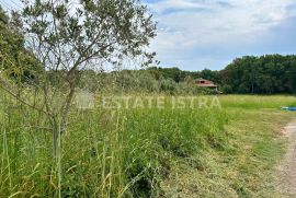 Zemljište površine 1950 m2 u Pješčanoj uvali na prodaju, Medulin, Tierra