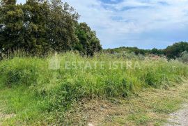 Zemljište površine 1950 m2 u Pješčanoj uvali na prodaju, Medulin, Tierra