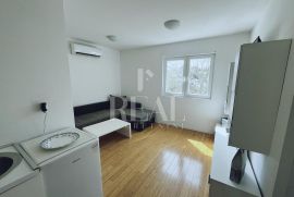 Pomer dva stana po 60m2 ,400m od mora !, Medulin, Appartment