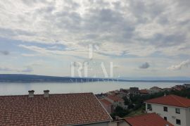 CRIKVENICA-LUKSUZAN STAN U POTKROVLJU SA PREKRASNIM POGLEDOM, DVA PARKIRNA MJESTA, Crikvenica, Daire