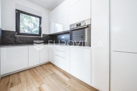 Zagreb, Trešnjevka, moderan trosoban stan NKP 103 m2 + garaža, Zagreb, Appartement