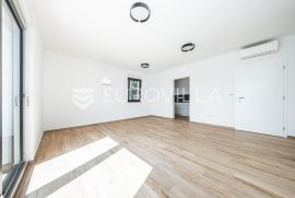 Zagreb, Trešnjevka, moderan trosoban stan NKP 103 m2 + garaža, Zagreb, Appartamento