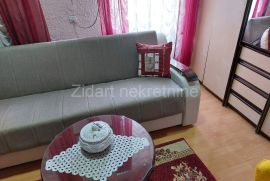 Zemunski Kej, Masarikov Trg, prodaja dva stana, Zemun, Διαμέρισμα