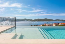 DALMACIJA, ŠIBENIK - Luksuzna villa sa bazenom nogometnim igralištem i saunom, Šibenik, Дом