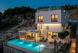 DALMACIJA, ŠIBENIK - Luksuzna villa sa bazenom nogometnim igralištem i saunom, Šibenik, بيت