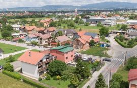 KUĆA, PRODAJA, HRVATSKI LESKOVAC, 384 M2 na parceli od  1145 m2, Zagreb, Дом