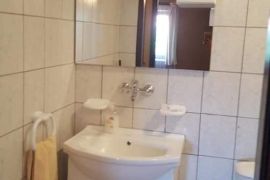 Kuća sa 4 apartmana u okolici Vrsara, Istra, Vrsar, Kuća