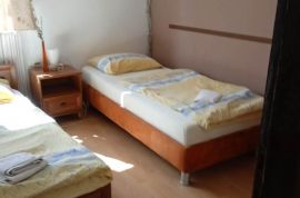 Kuća sa 4 apartmana u okolici Vrsara, Istra, Vrsar, Kuća