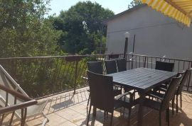 Kuća sa 4 apartmana u okolici Vrsara, Istra, Vrsar, Kuća