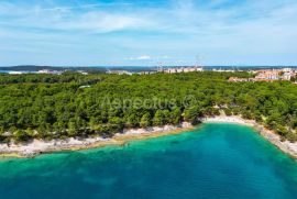 Ekskluzivno građevinsko zemljište uz samu plažu, Pula, Pula, Land