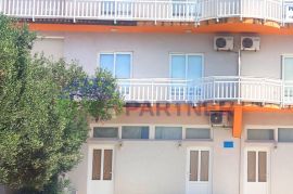 Apartmanska kuća sa prekrasnim pogledom, 200 m od mora, Gradac, بيت