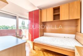 Zagreb, Rudeš, dvoetažan četverosoban stan, garaža, parking 93 m2 NKP, Zagreb, Appartement