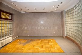 Zemun, Gornji grad, lokal od 212m2, Zemun, العقارات التجارية