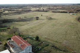 Građevinsko zemljište Prodaje se  zemljište, površine 32900 m2, u okolici Barbana, Barban, Land