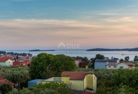 ISTRA,FAŽANA- Kuća s bazenom i pogledom na more!, Fažana, Kuća