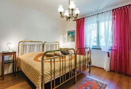 Novigrad, apartmanska kuća 700 m do mora!, Novigrad, Ev