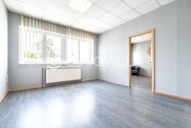 Novi Zagreb, Lučko, poslovni prostor s osam ureda 174 NKP  m2, Zagreb, Propiedad comercial