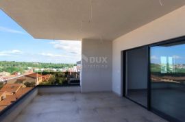 ISTRA, BANJOLE - Prekrasni penthouse s pogledom na more + garaža!, Medulin, Flat