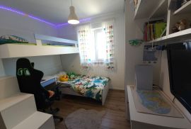 OTOK KRK, GRAD KRK - Apartman 2S+DB sa terasom i parkingom, Krk, Flat